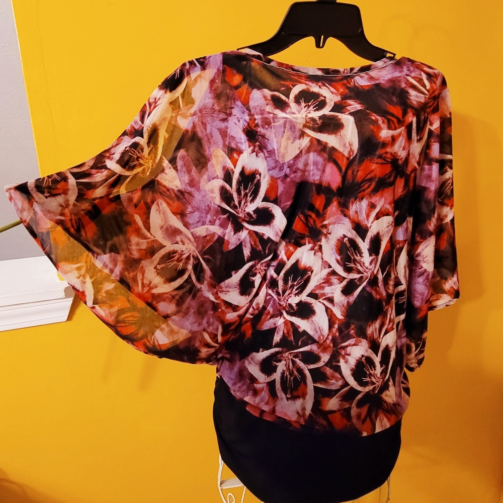 Jennifer Lopez Cold Shoulder Top